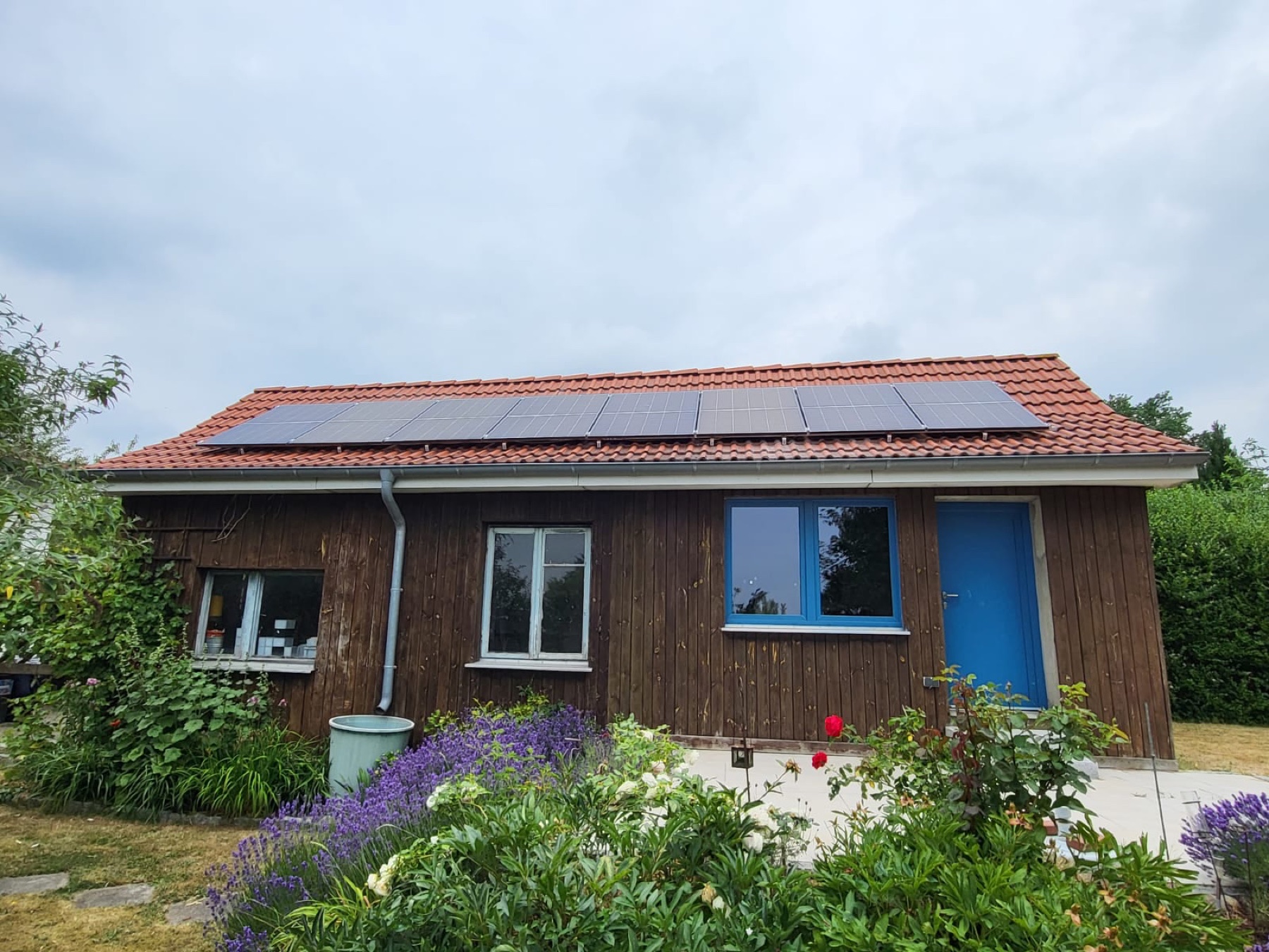 Photovoltaikanlage auf einem Wohnhaus in Kiel-Dietrichsdorf