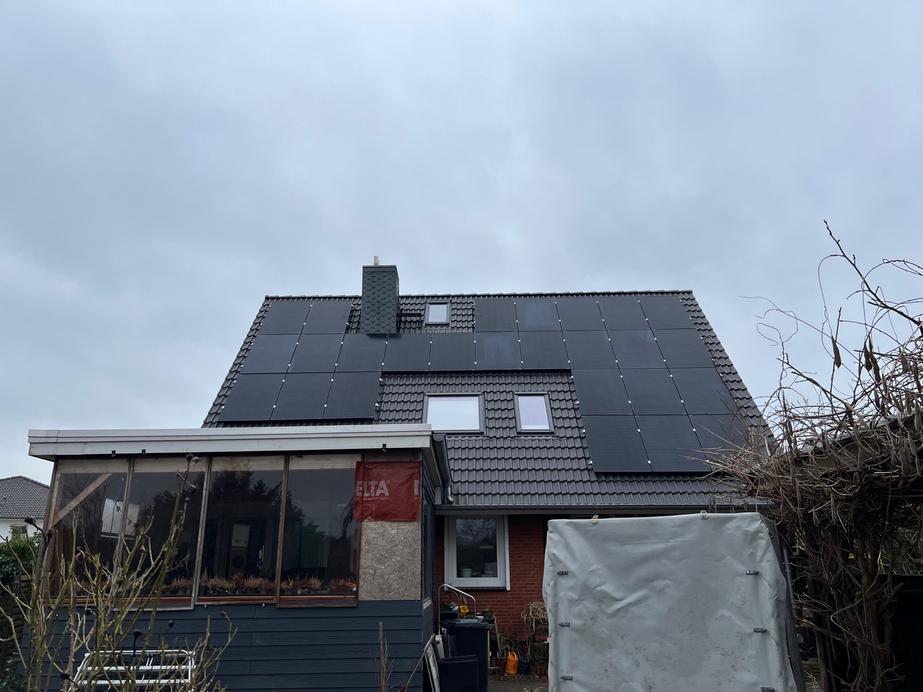 Photovoltaikanlage auf einem Wohnhaus in Kiel-Wellsee